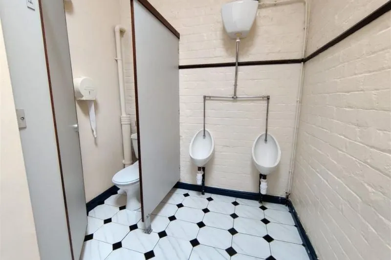Restaurant Commercial For Auction