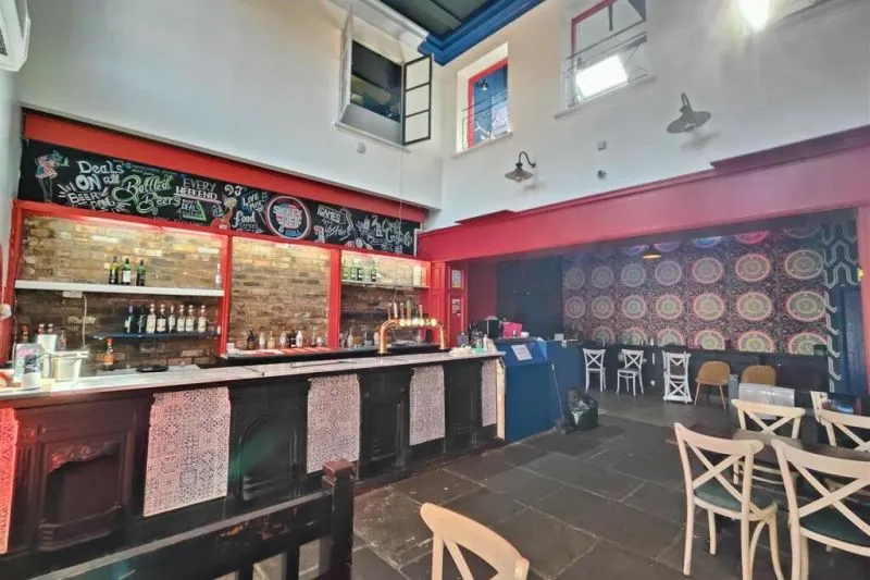 Restaurant Commercial For Auction