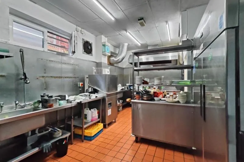 Restaurant Commercial For Auction