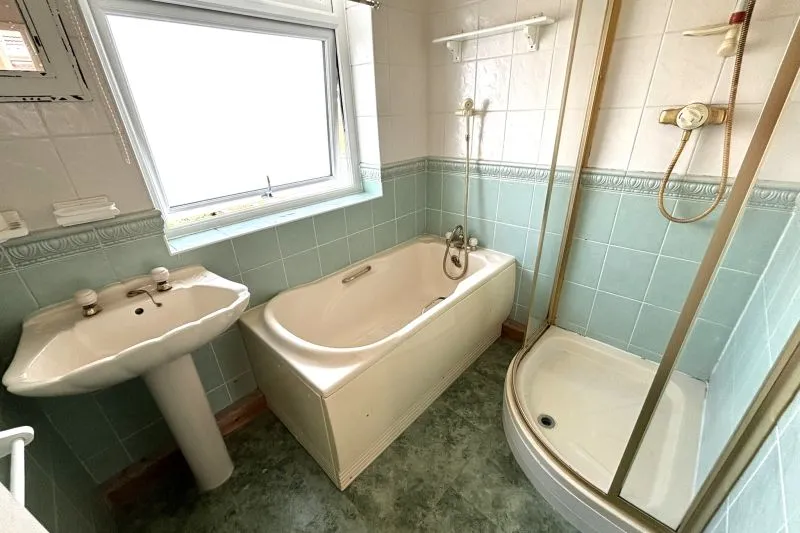 3 bed Semi-Detached House For Auction