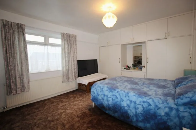 3 bed Semi-Detached House For Auction