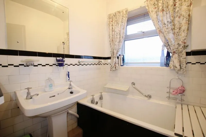 3 bed Semi-Detached House For Auction
