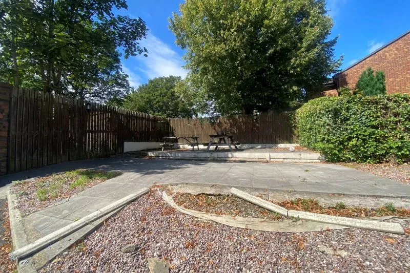 2 bed Pub Commercial For Auction