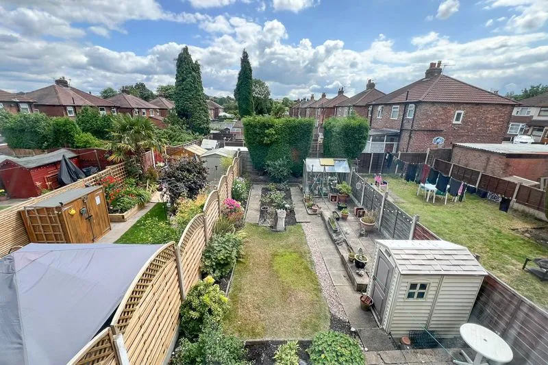 2 bed Semi-Detached House For Auction