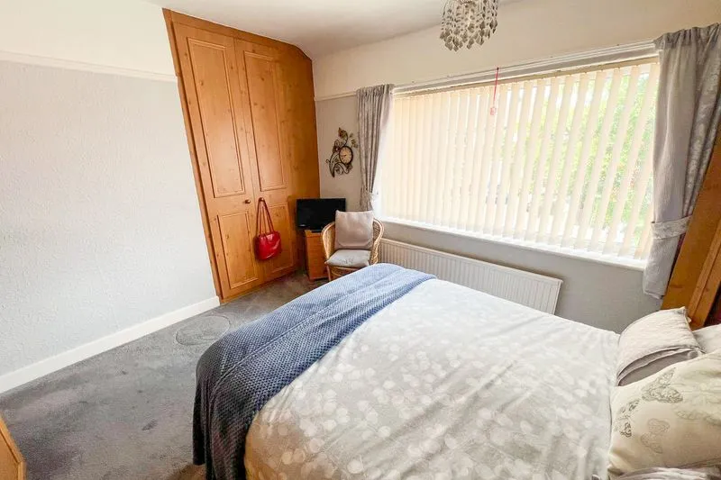 2 bed Semi-Detached House For Auction