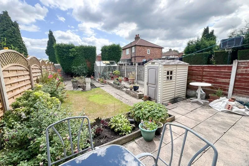 2 bed Semi-Detached House For Auction