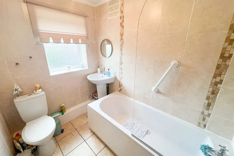2 bed Semi-Detached House For Auction