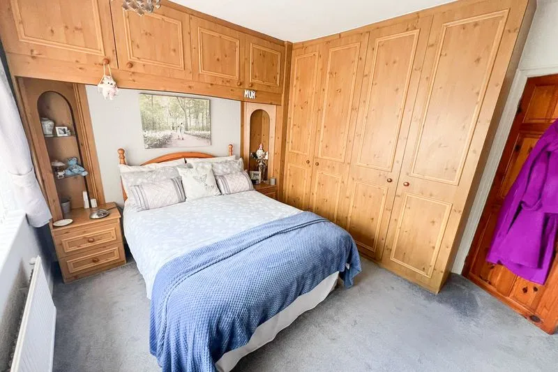 2 bed Semi-Detached House For Auction