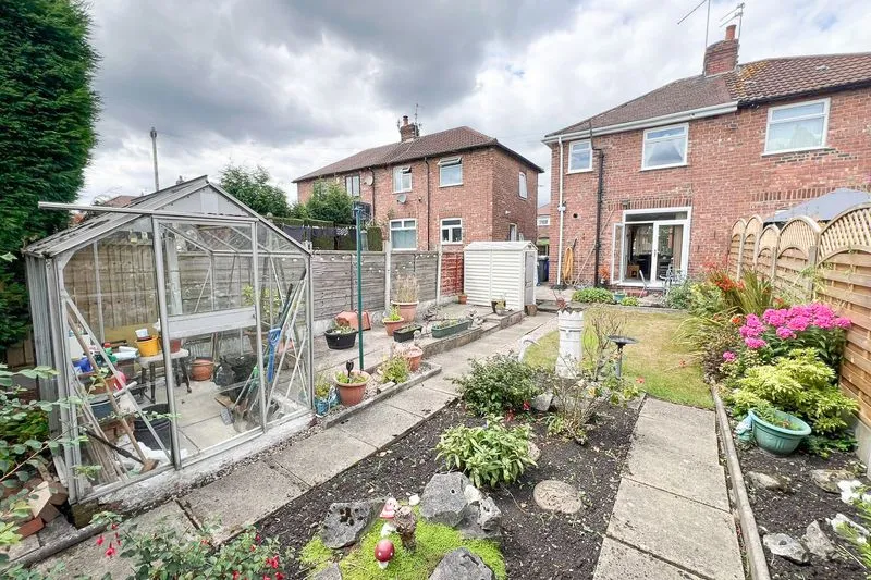 2 bed Semi-Detached House For Auction