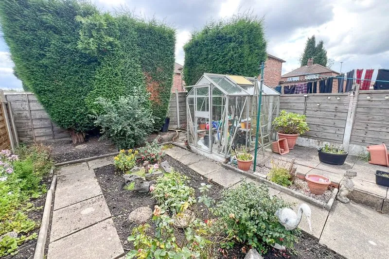2 bed Semi-Detached House For Auction