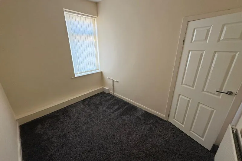 2 bed Terraced House For Auction