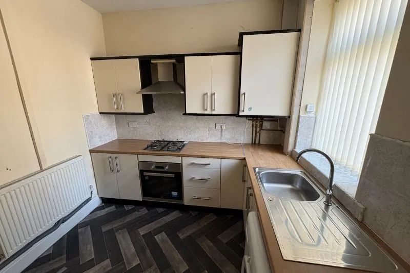 2 bed Terraced House For Auction