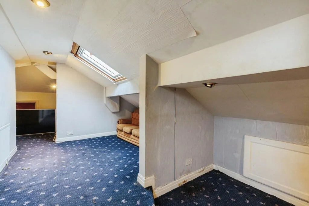 5 bed End of Terrace