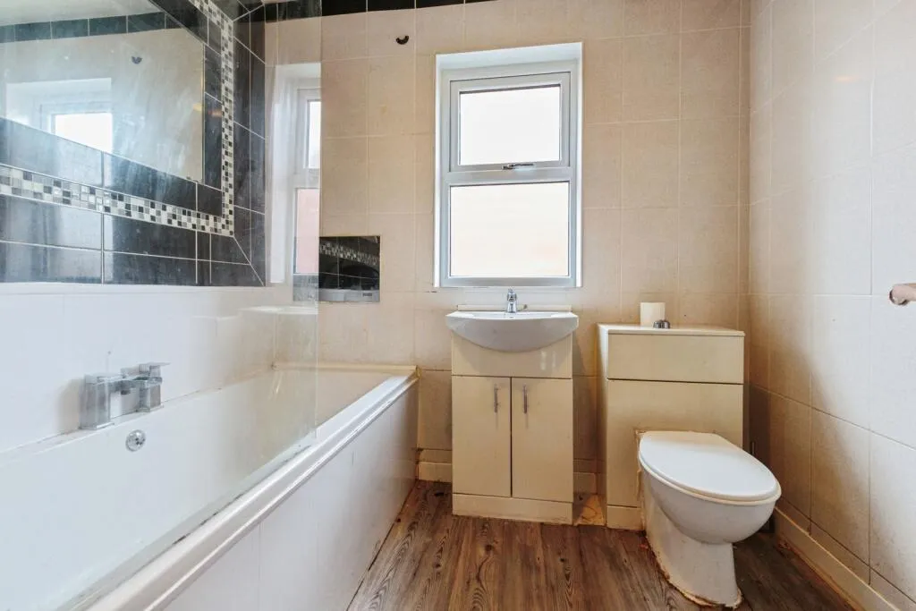 5 bed End of Terrace