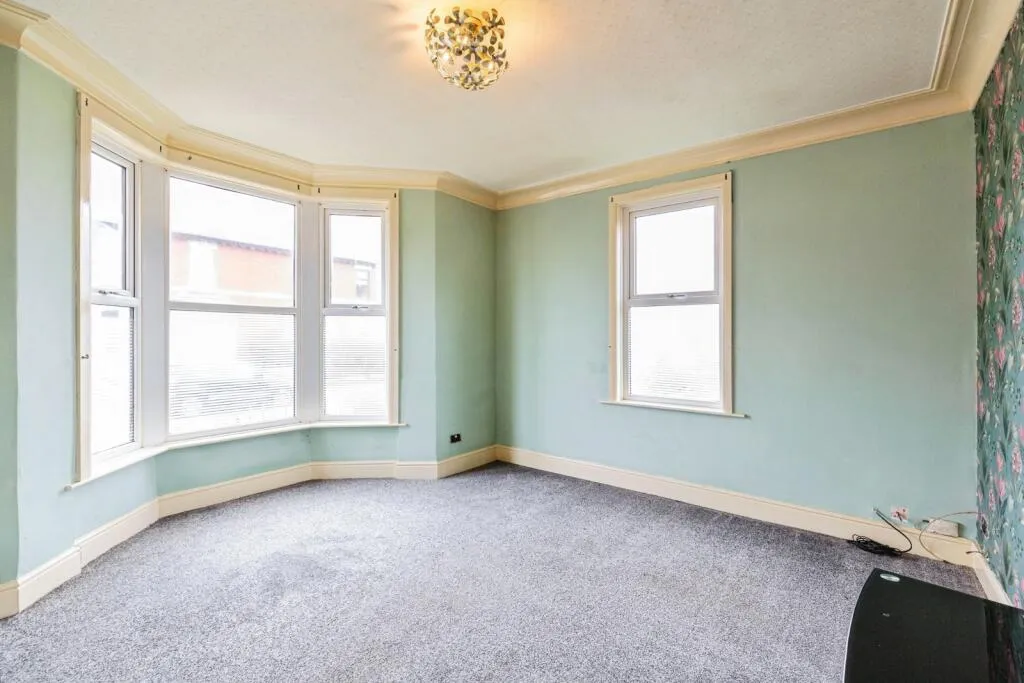 5 bed End of Terrace