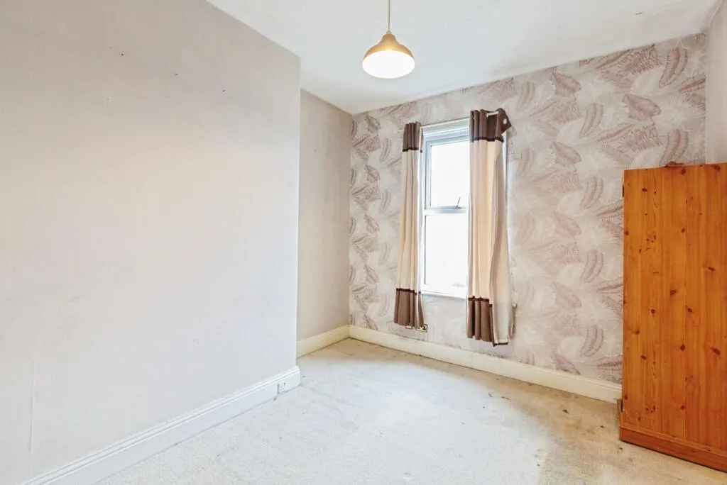 5 bed End of Terrace