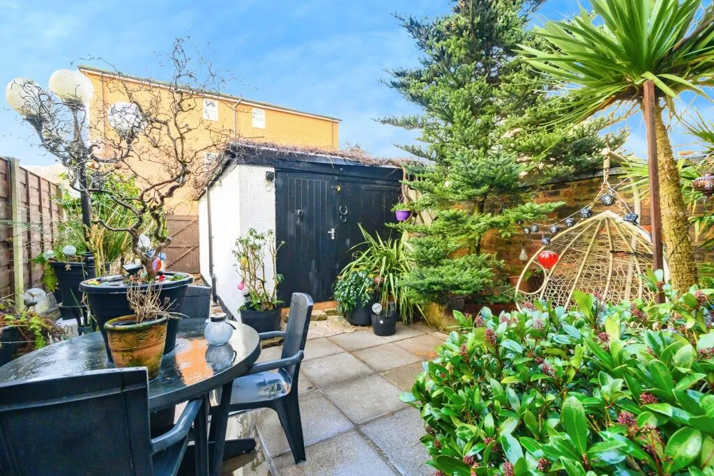 2 bed Terraced