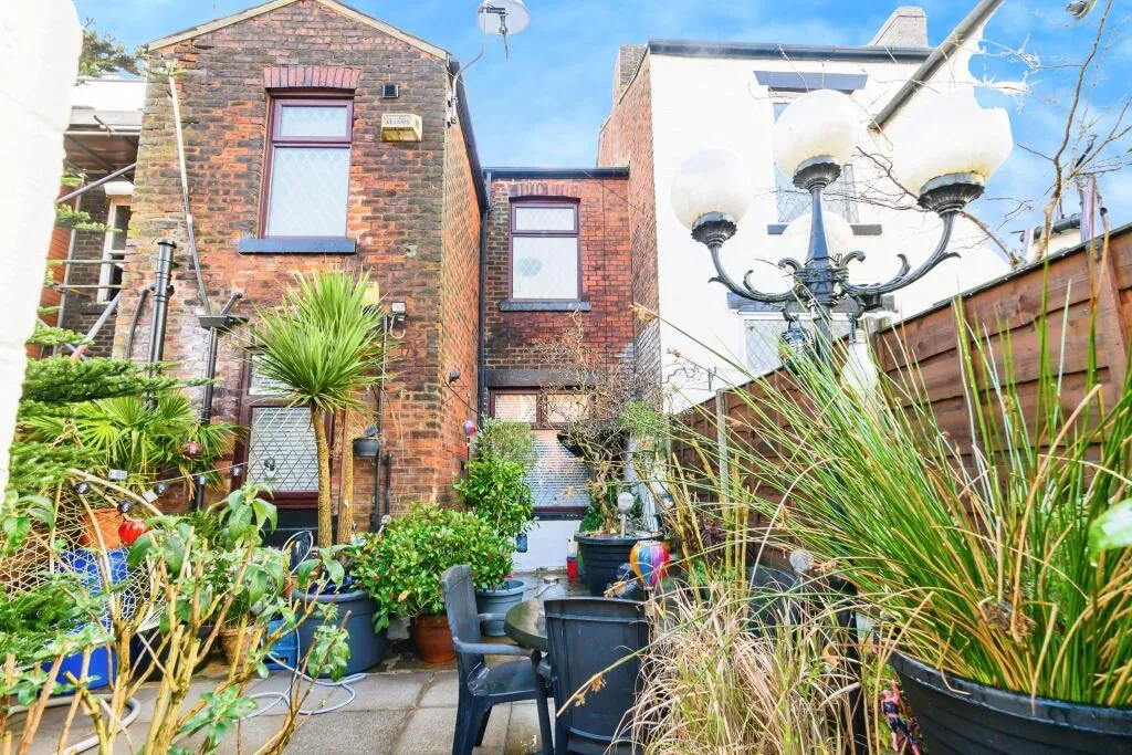 2 bed Terraced