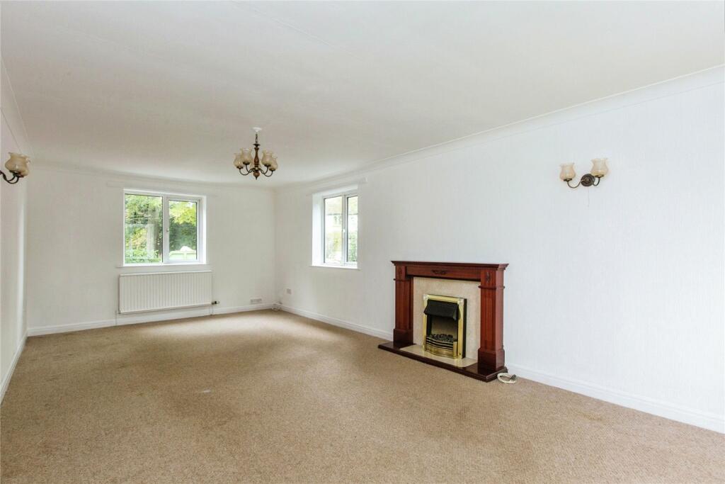 4 bed Detached