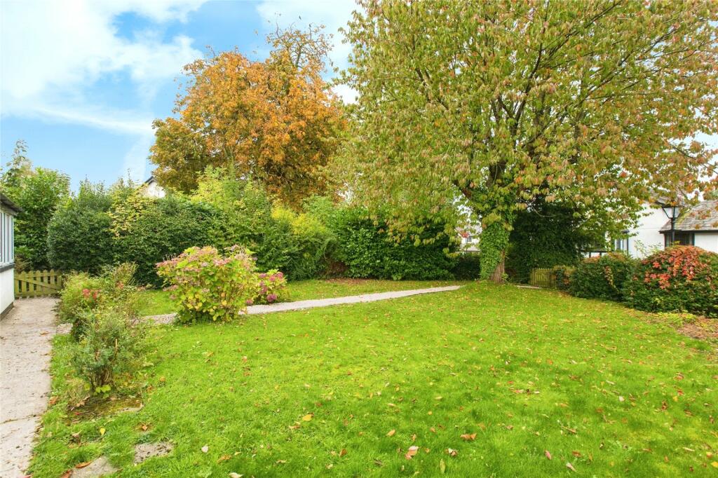 4 bed Detached