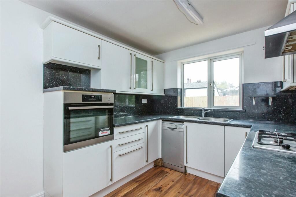 4 bed Detached
