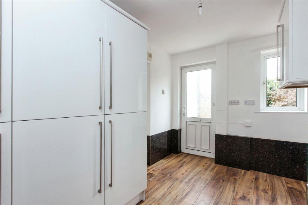 4 bed Detached