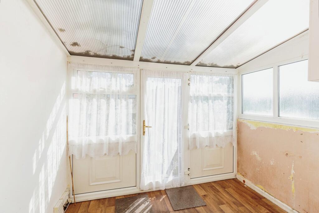 2 bed Semi-Detached