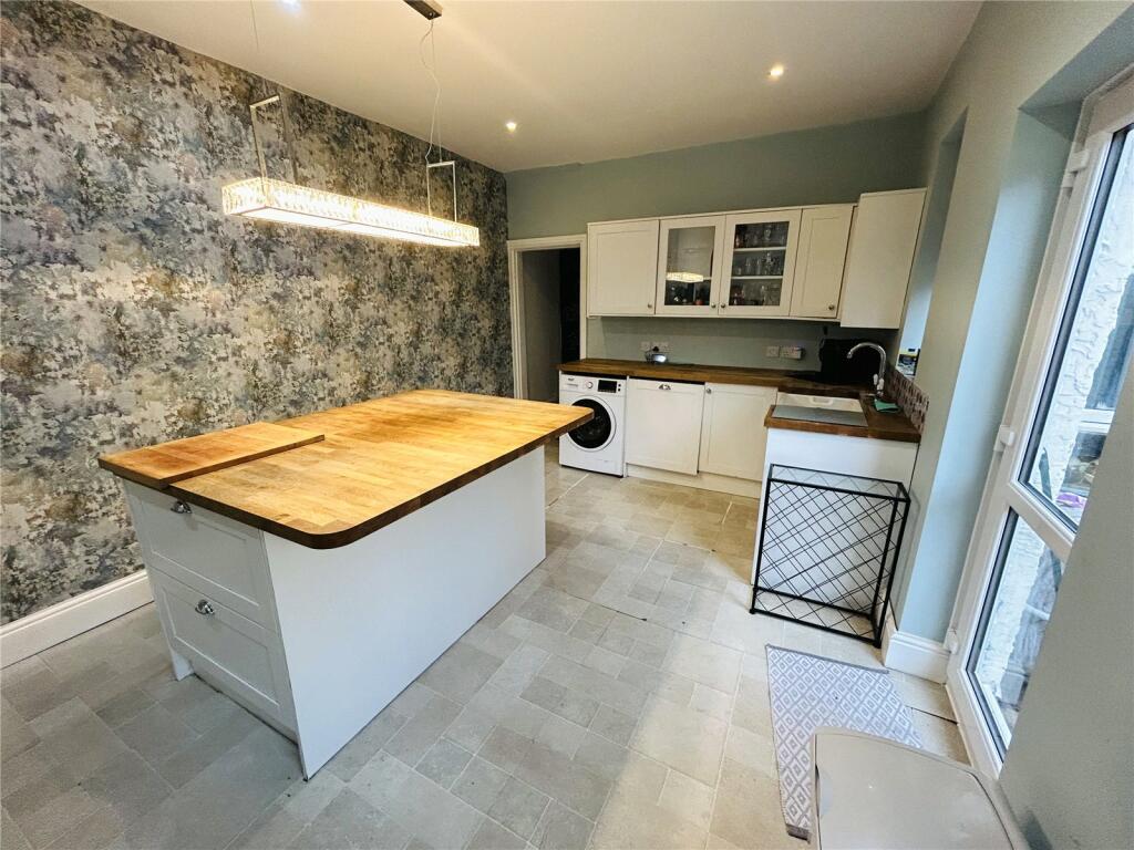 5 bed Terraced