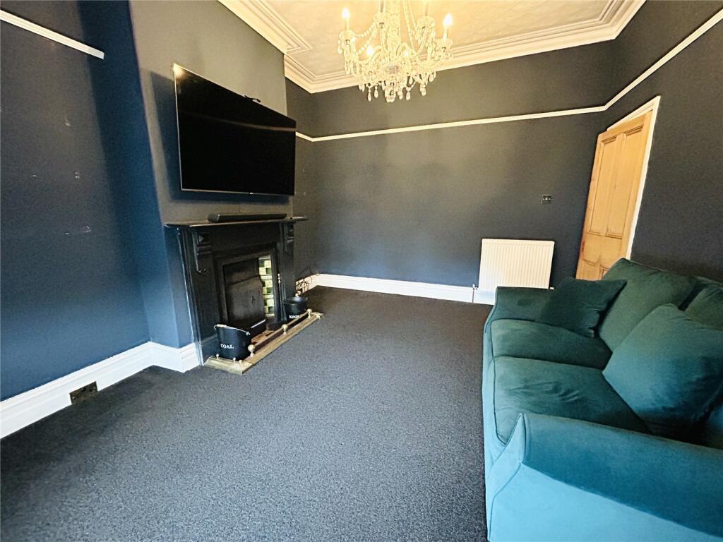 5 bed Terraced