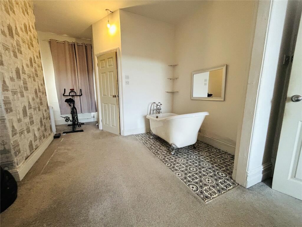 5 bed Terraced
