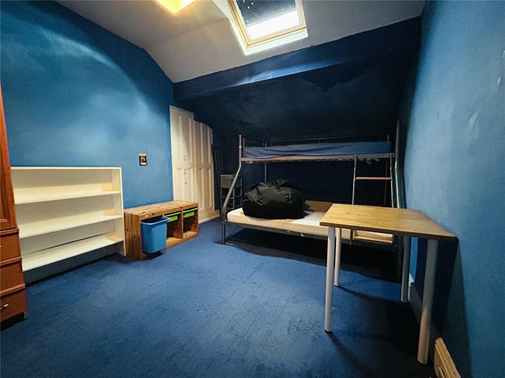5 bed Terraced