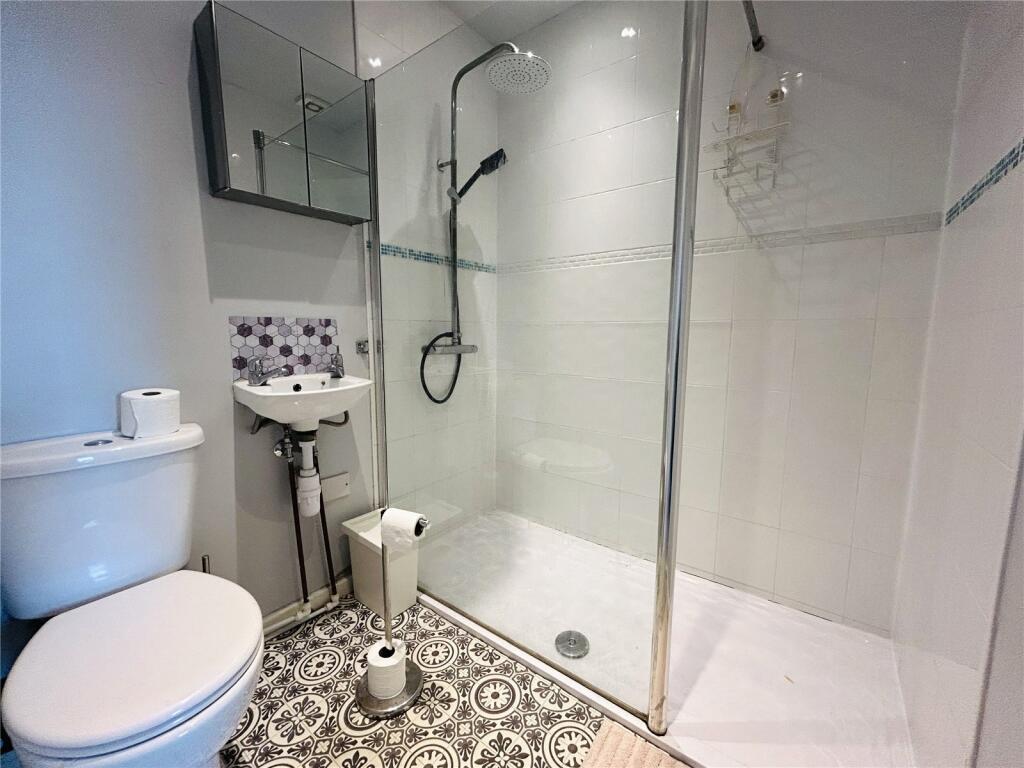 5 bed Terraced