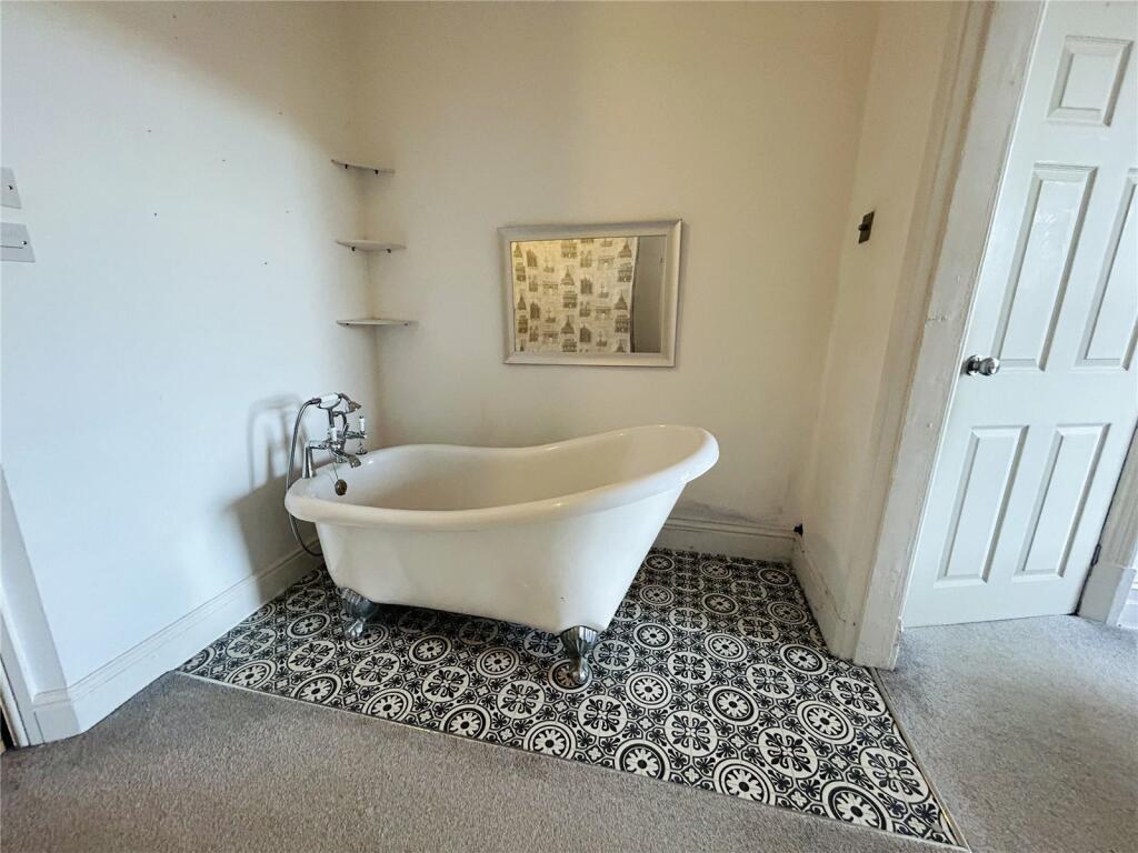 5 bed Terraced