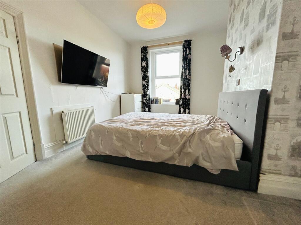 5 bed Terraced