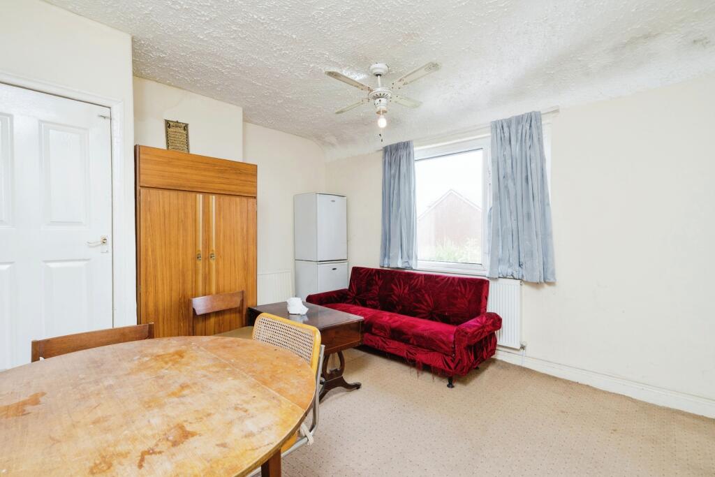 3 bed Semi-Detached