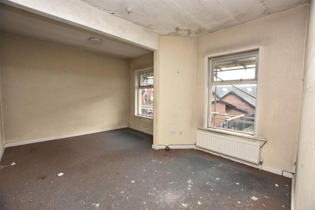9 bed Detached