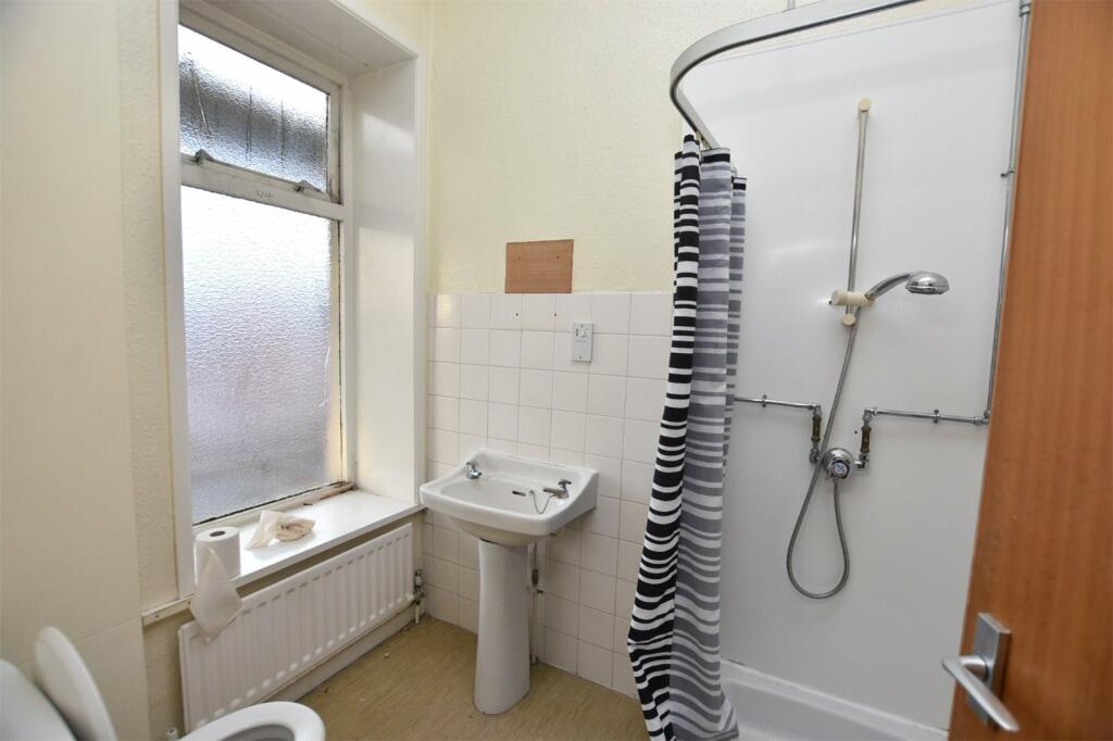 9 bed Detached