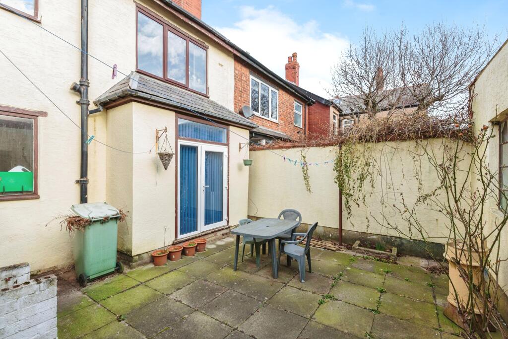 4 bed Semi-Detached