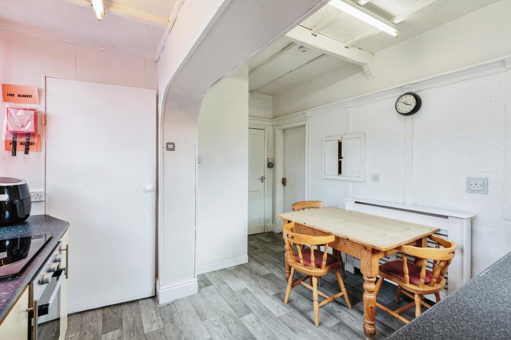 4 bed Semi-Detached