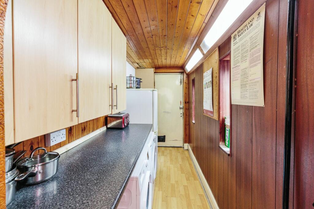 4 bed Semi-Detached