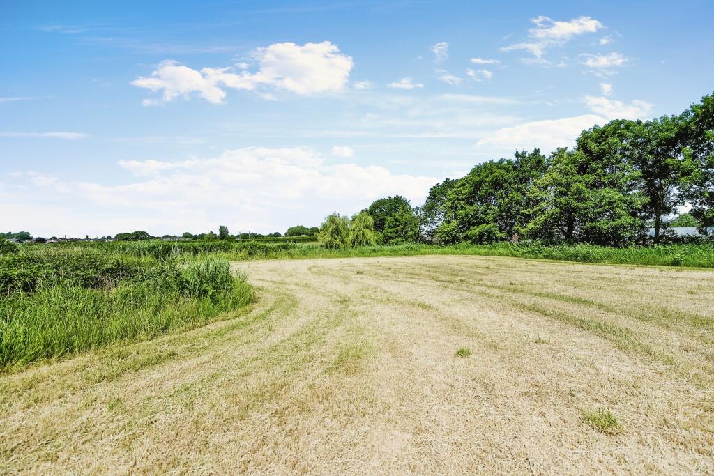 4 bed House & Land