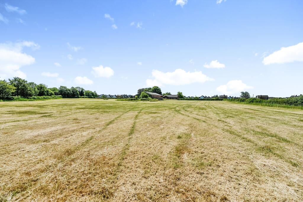 4 bed House & Land