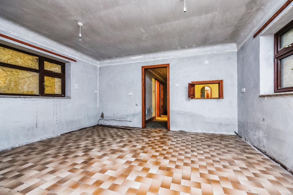4 bed House & Land