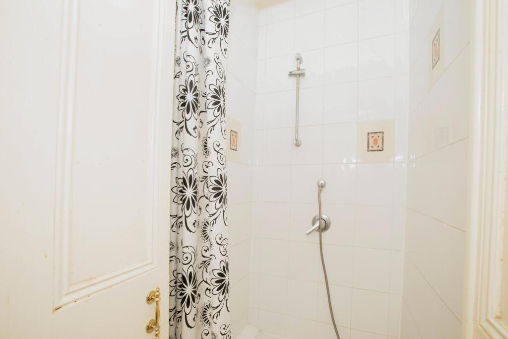 4 bed Terraced