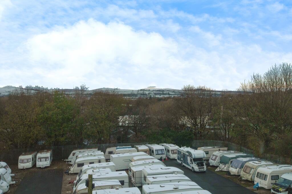 4 bed Terraced