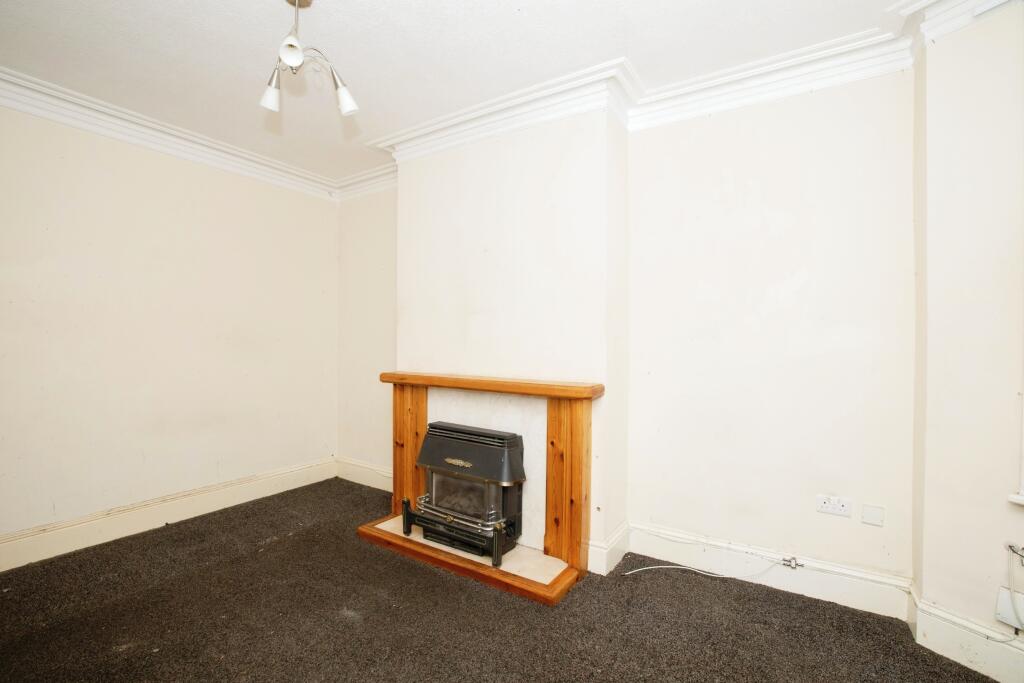4 bed Terraced