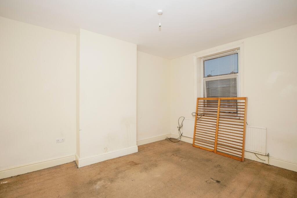4 bed Terraced
