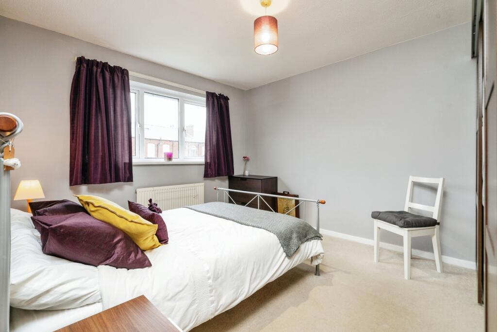 2 bed Semi-Detached