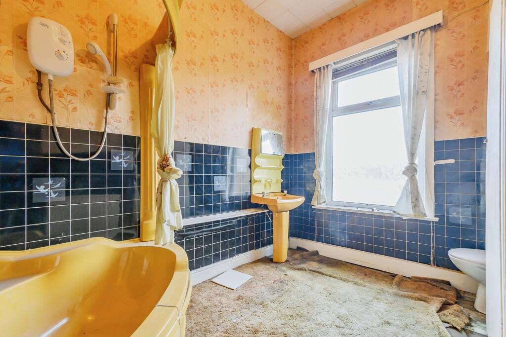 2 bed End of Terrace