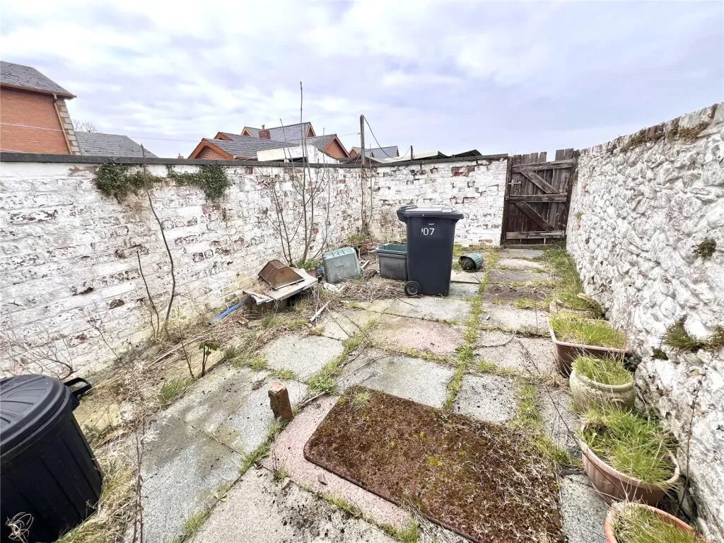 2 bed Terraced